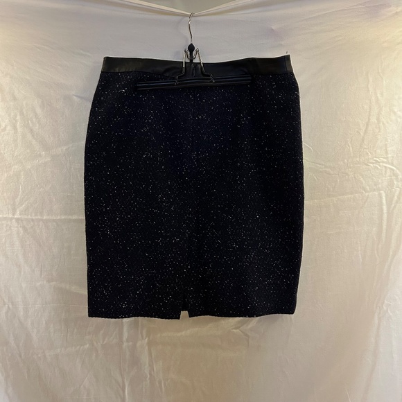 Ann Taylor Wool Blend Pencil Skirt w/ Leather Waistband – Size 12 - Picture 5 of 5